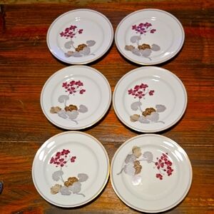 Noritake Geranium Floral Pattern White & Maroon Salad Plates Set of 6 7.5 Inches
